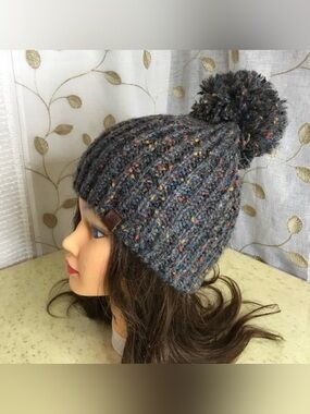 Lucky Brand Pom Pom Knit Winter Beanie Hat NEW!
